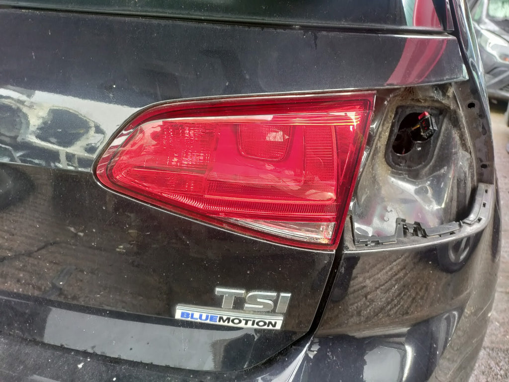 2017 VW VOLKSWAGEN GOLF MK7 OSR DRIVER SIDE REAR INNER TAIL LIGHT LAMP