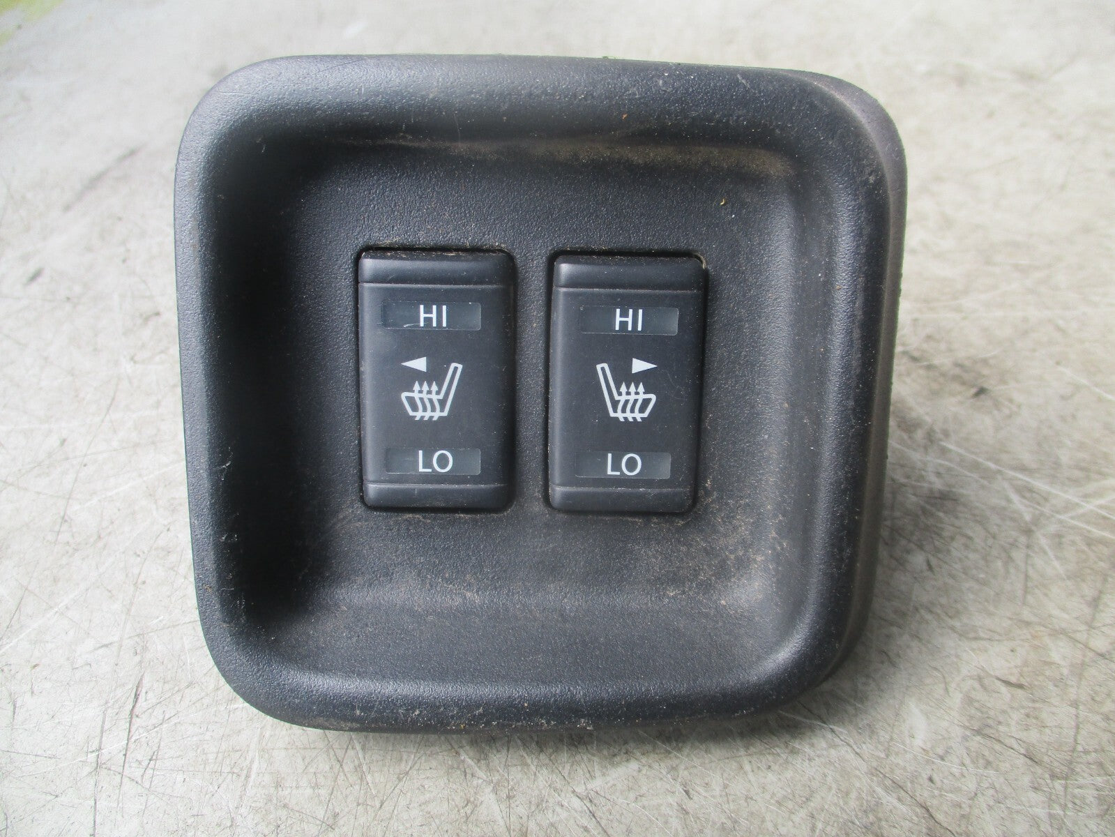 NISSAN JUKE F16 2016 HEATED SEAT CONTROL SWITCH BUTTON CENTER CONSOLE