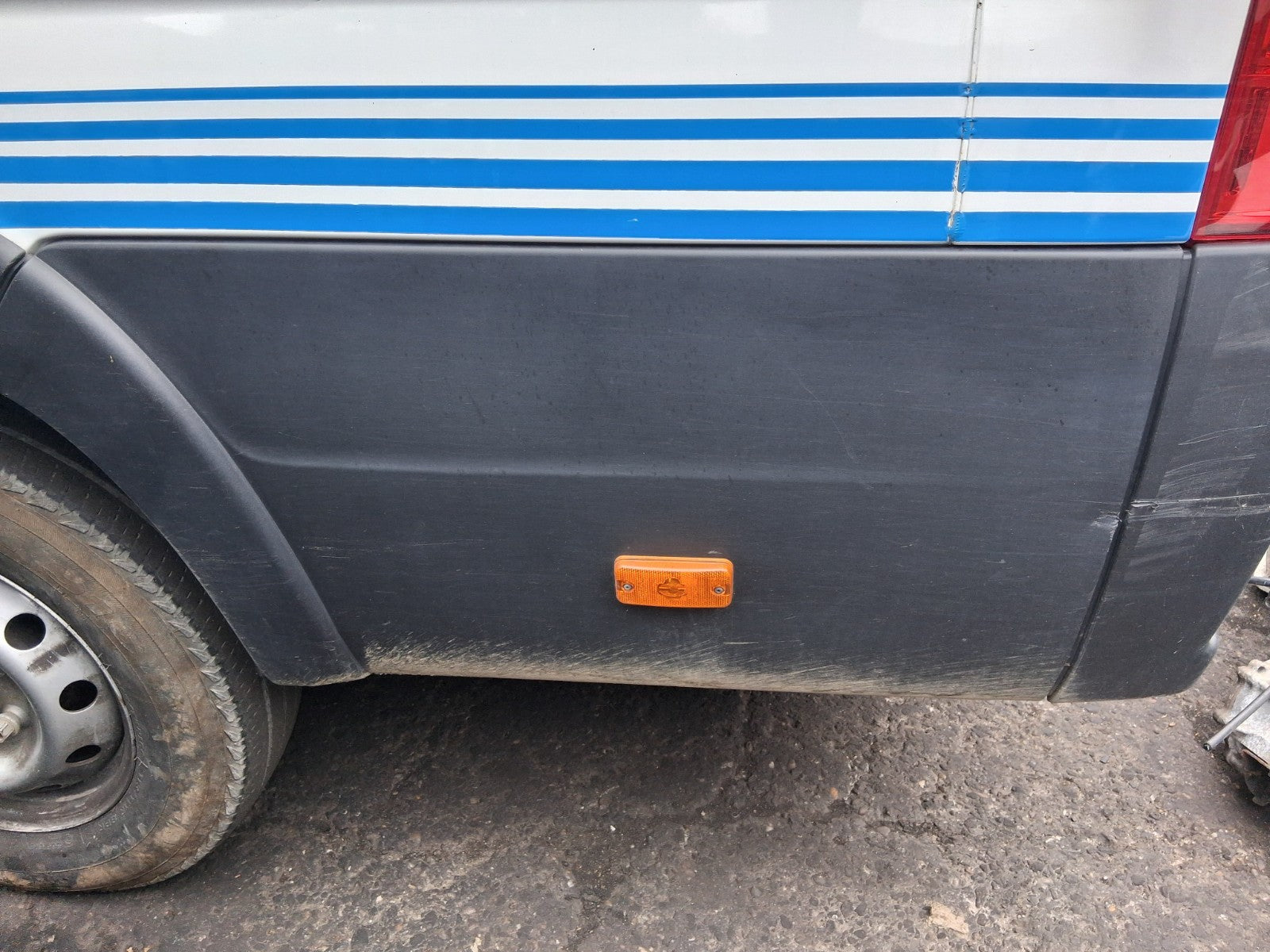 2023 FIAT DUCATO MK3 NSR  PASSENGER SIDE REAR BODY MOLDING