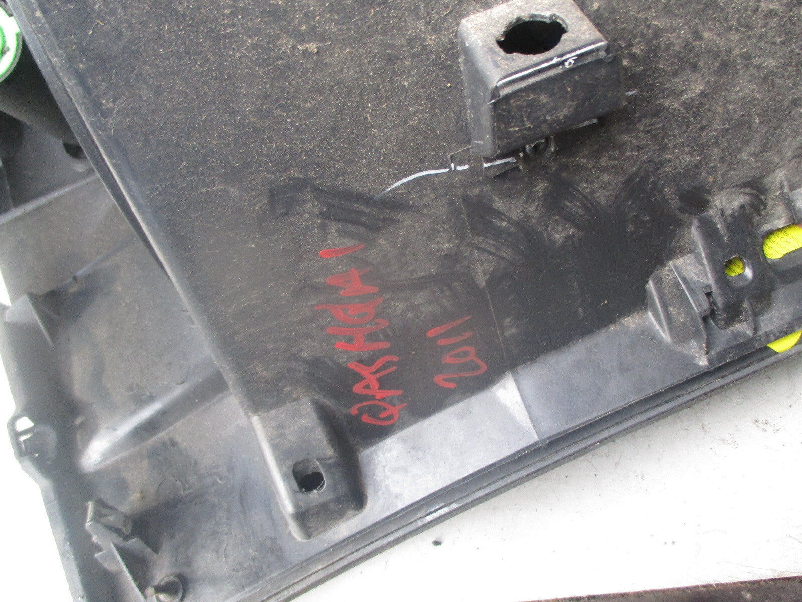 NISSAN QASHQAI J10 2011 GLOVE BOX STORAGE COMPARTMENT 68520JD000