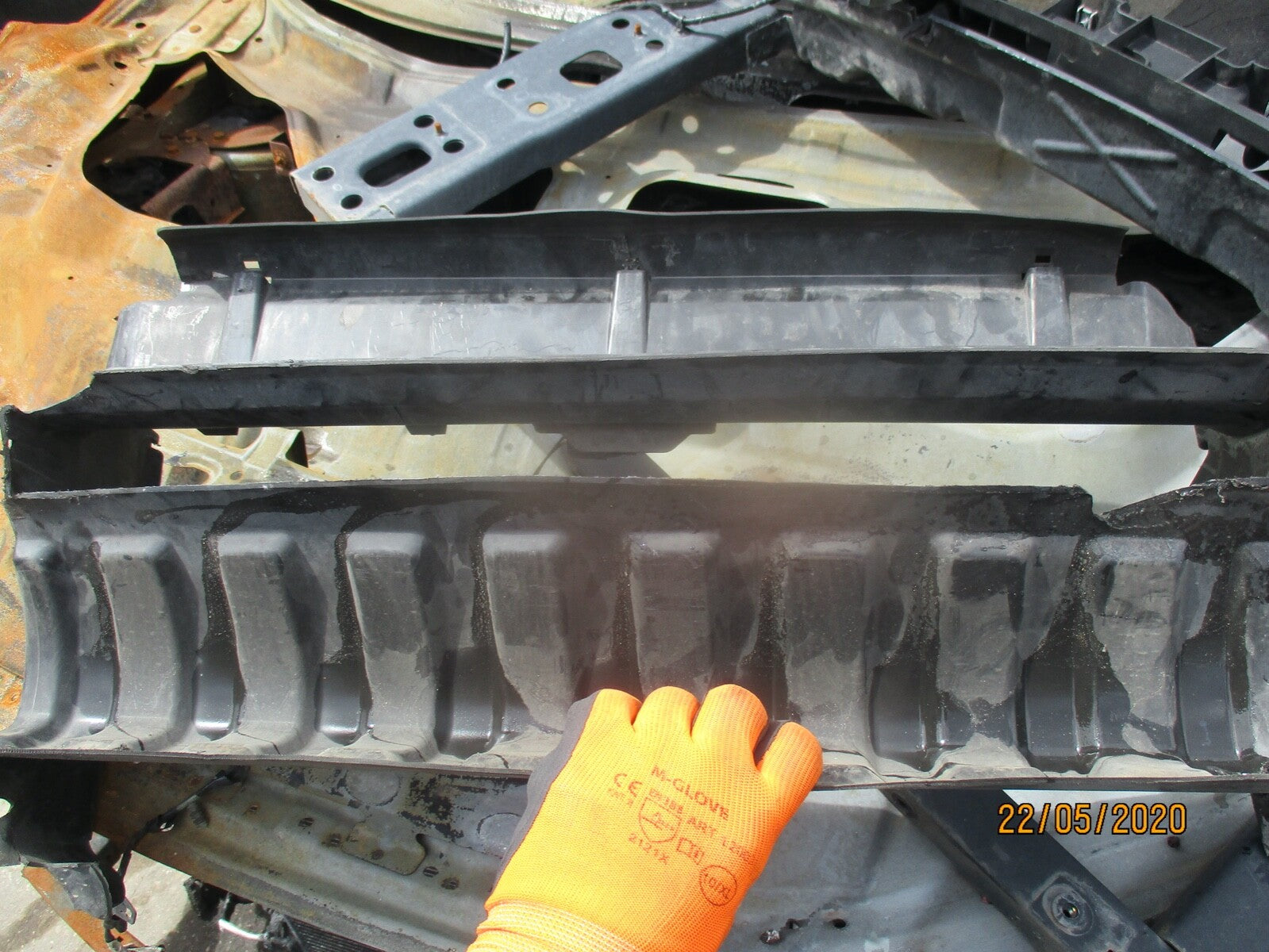 LAND ROVER RANGE ROVER SPORT L320 LOWER RADIATOR COWLING YMQ501240