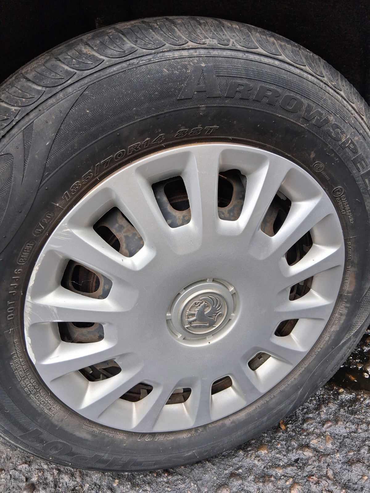2009 VAUXHALL CORSA D 3 DOOR 14 INCH STEEL WHEEL WITH TYRE 185/70R14