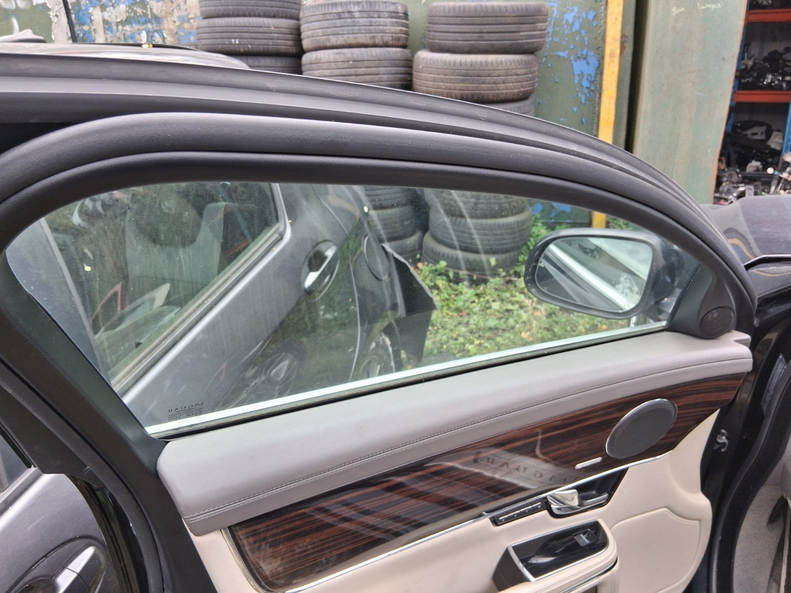2012 JAGUAR XJ X351 NSF PASSENGER SIDE FRONT LEFT WINDOW GLASS