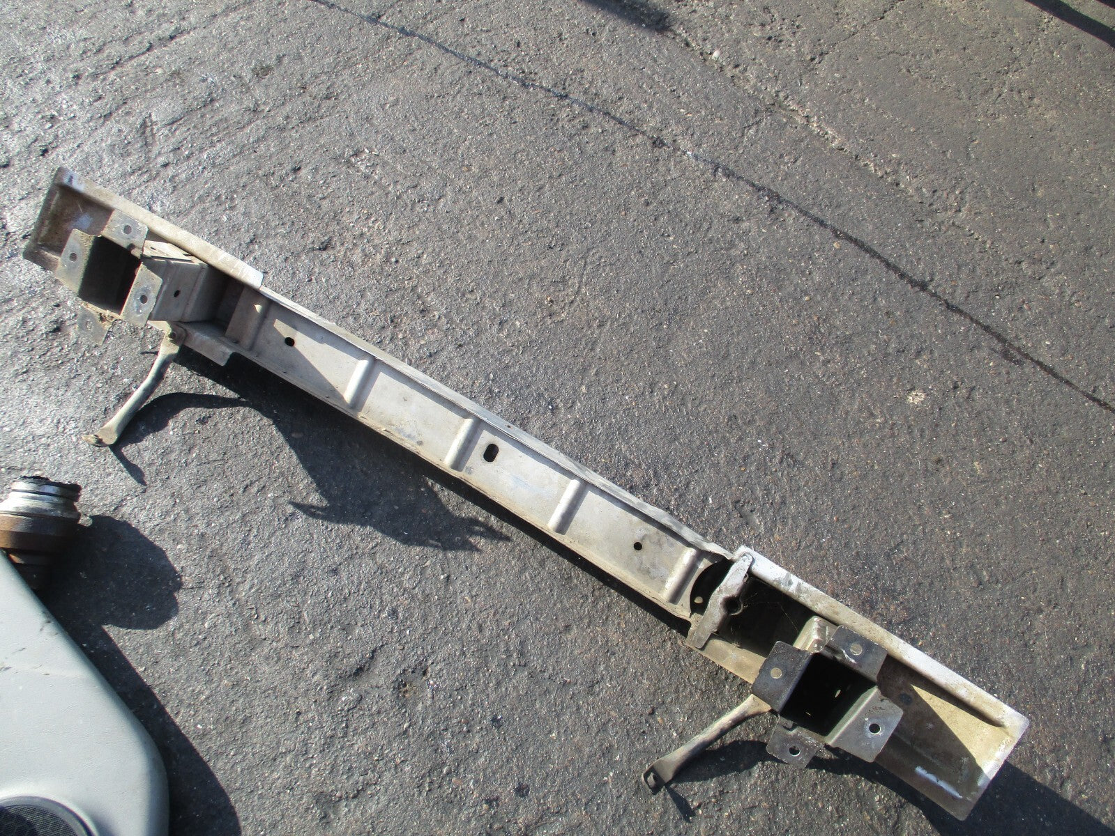 2014 VAUXHALL VIVARO MK1 FRONT BUMPER CRASH IMPACT REINFORCEMENT BAR