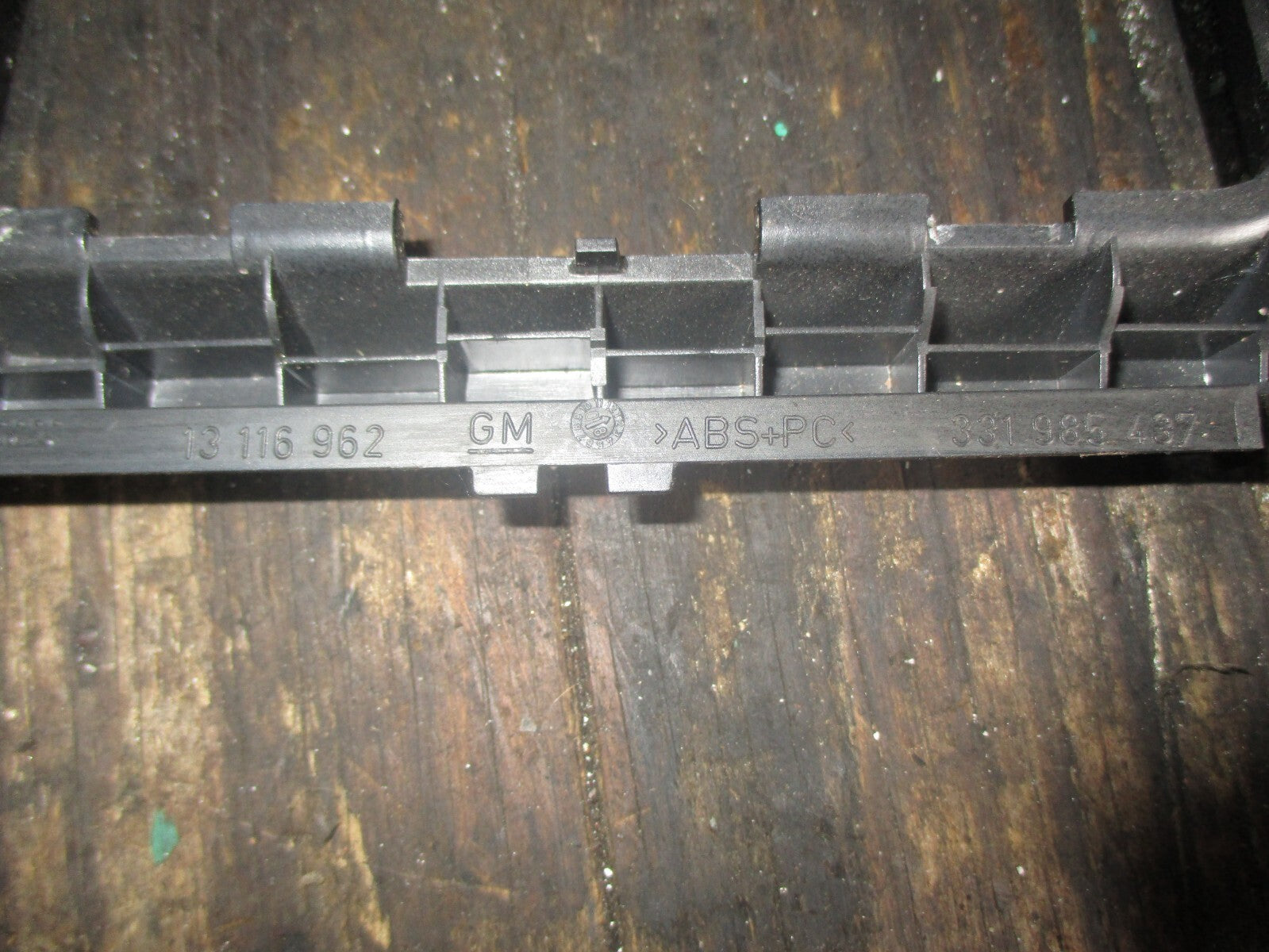 VAUXHALL ASTRA 2008 GEARSTICK SURROUND 13116962