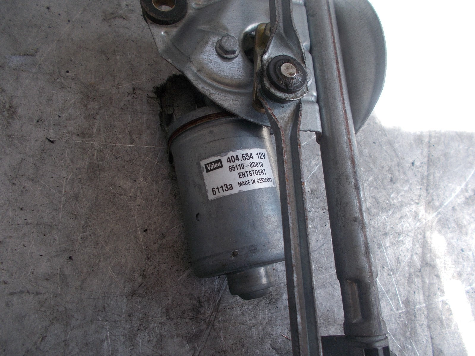 TOYOTA YARIS MK2 FRONT WIPER MOTOR & LINKAGE 851100D010