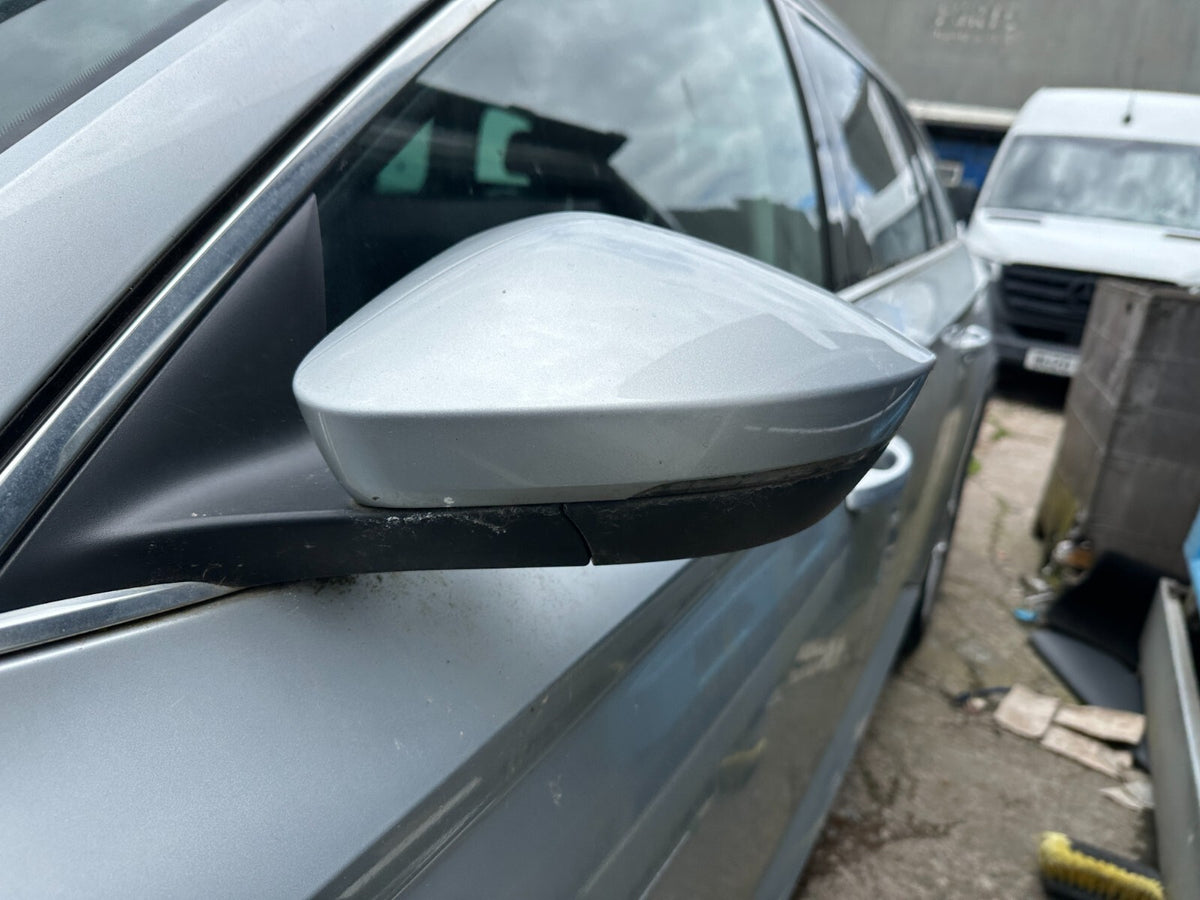 2020 SKODA SUPERB MK3 NSF PASSENGER SIDE WING MIRROR POWER FOLD LA7W SILVER