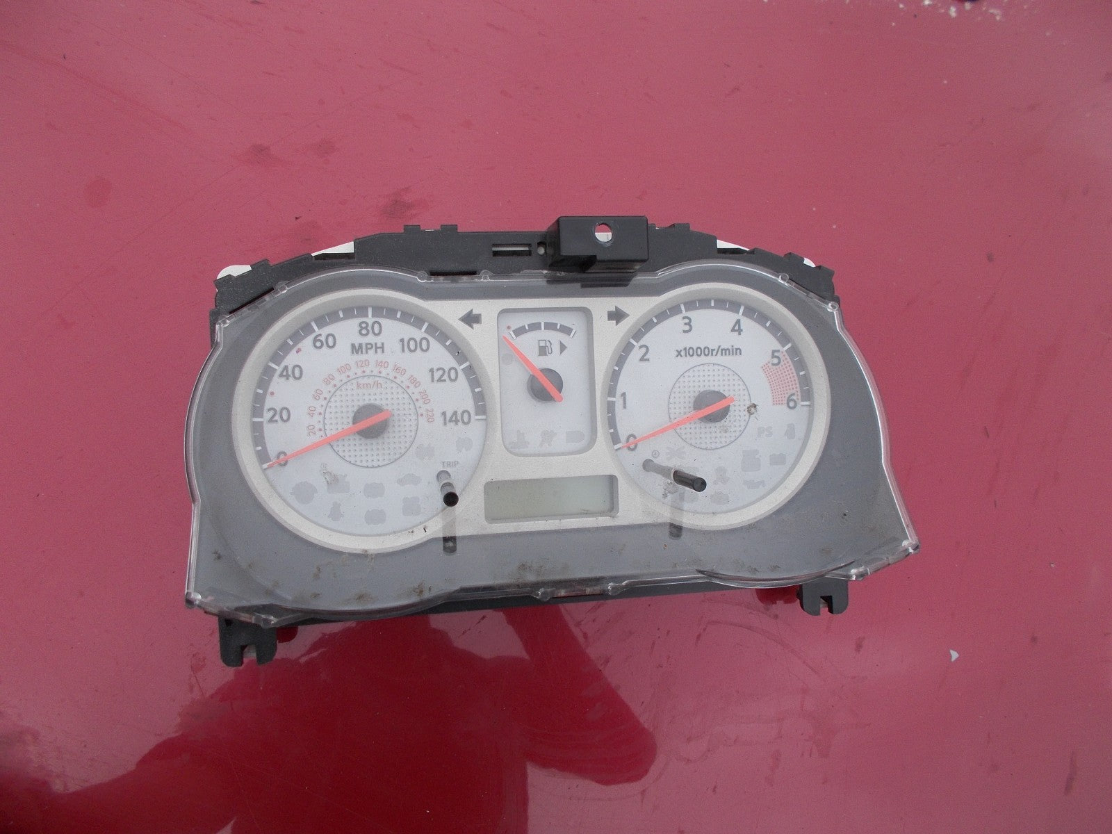 NISSAN NOTE E11 SPEEDOMETER CLOCKS