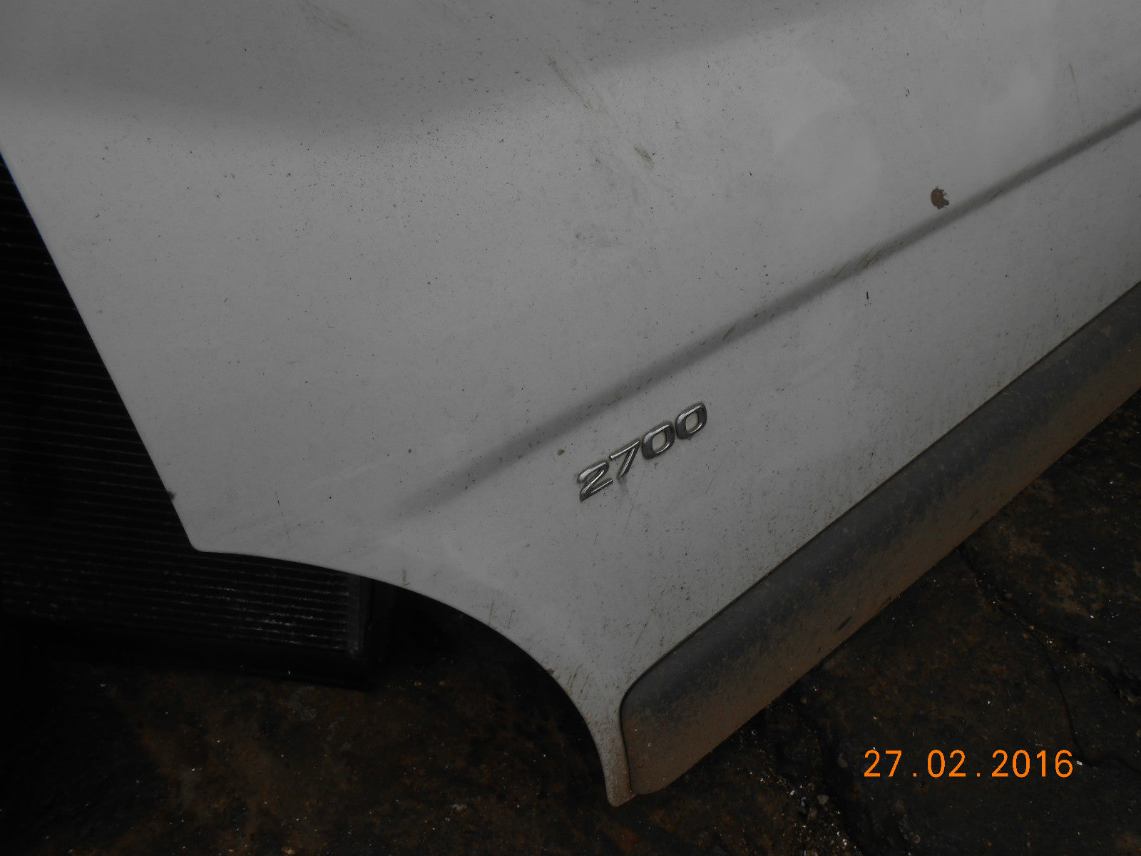 VAUXHALL VIVARO 2003 NSF PASSENGER  SIDE FRONT BARE DOOR TRIM  HINGE WHITE