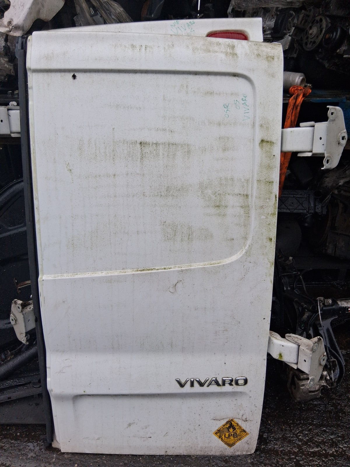 2005 VAUXHALL VIVARO MK1 OSR DRIVER SIDE REAR RIGHT COMPLETE DOOR WHITE