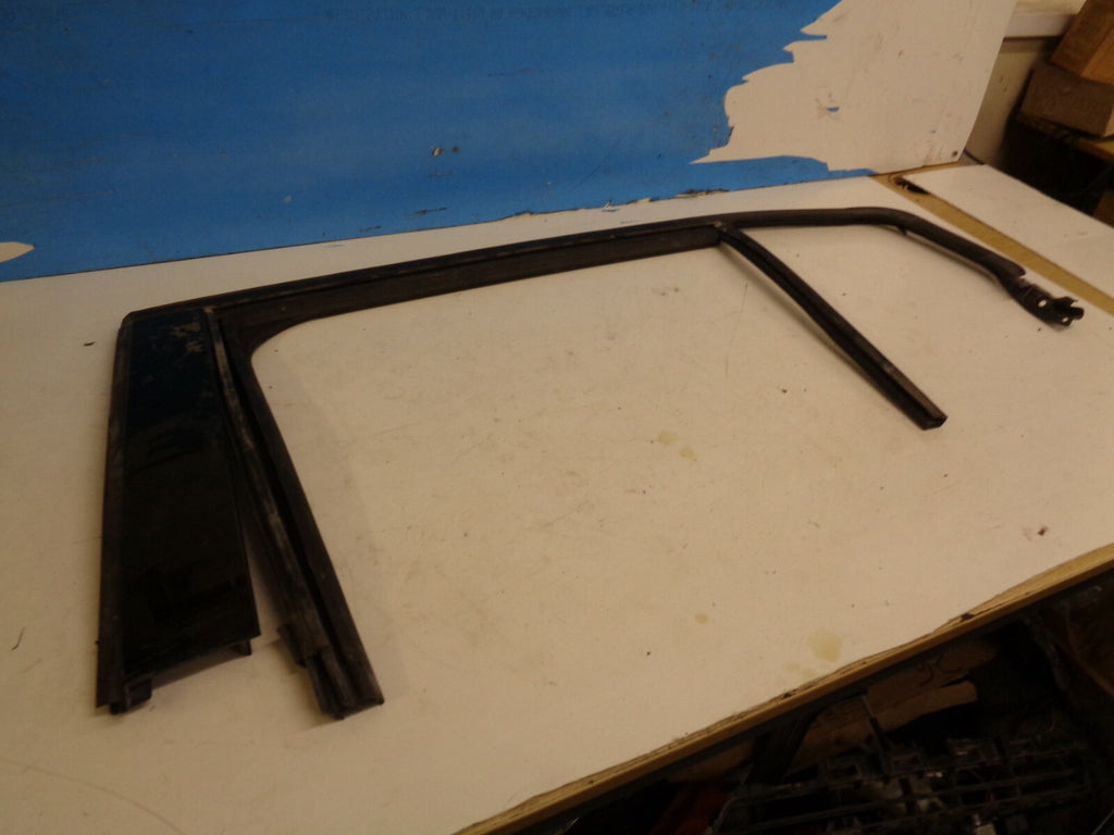 CITROEN C5 AIRCROSS 2019 NSR PASSENGER REAR DOOR GLASS FRAME