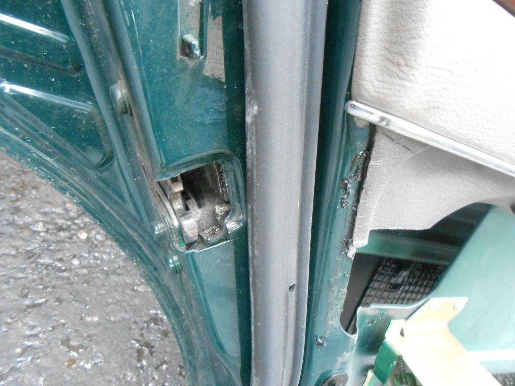 JAGUAR XJ6 1997 X300 SALOON NSR PASSENGER SIDE REAR DOOR SHELL BARE GREEN