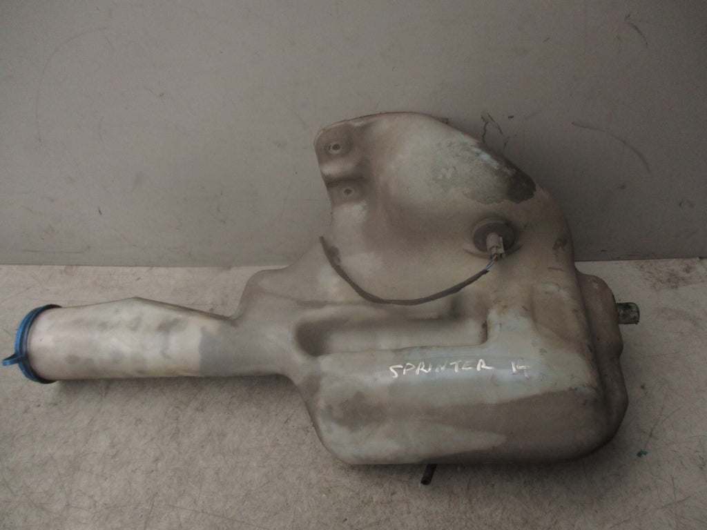 2014 MERCEDES SPRINTER W906 WINDSCREEN WASHER BOTTLE TANK & PUMP A9068690220
