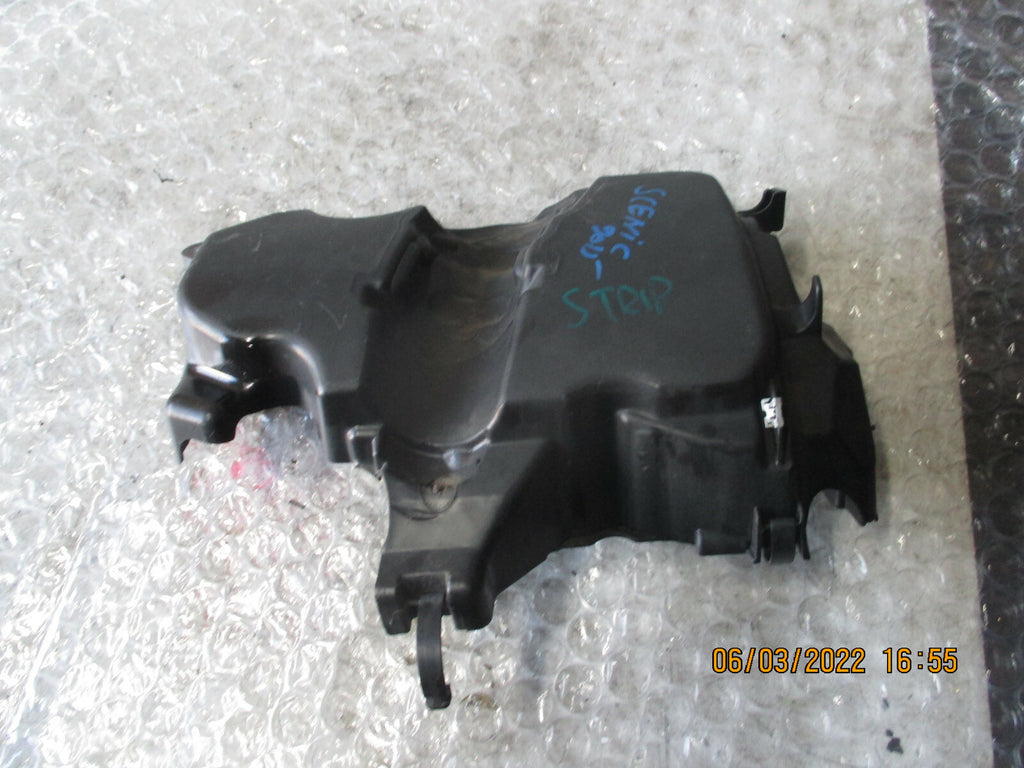 RENAULT SCENIC 2015 MK3 ENGINE TOP COVER 175758VD0A