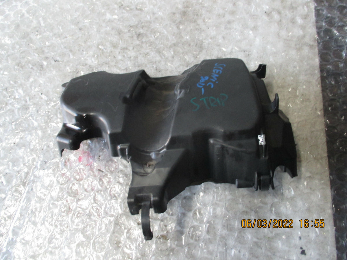 RENAULT SCENIC 2015 MK3 ENGINE TOP COVER 175758VD0A