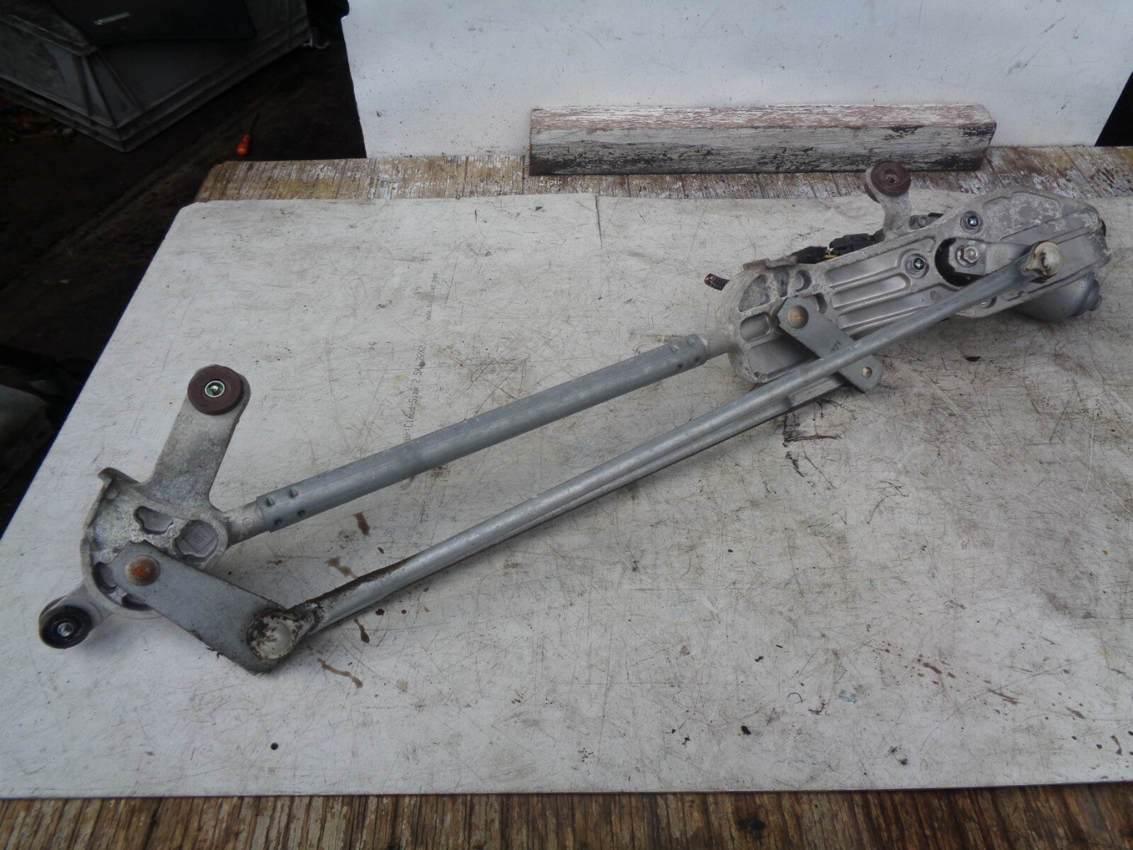 VAUXHALL INSIGNIA 2014 FRONT WIPER MOTOR WITH LINKAGE 13227393