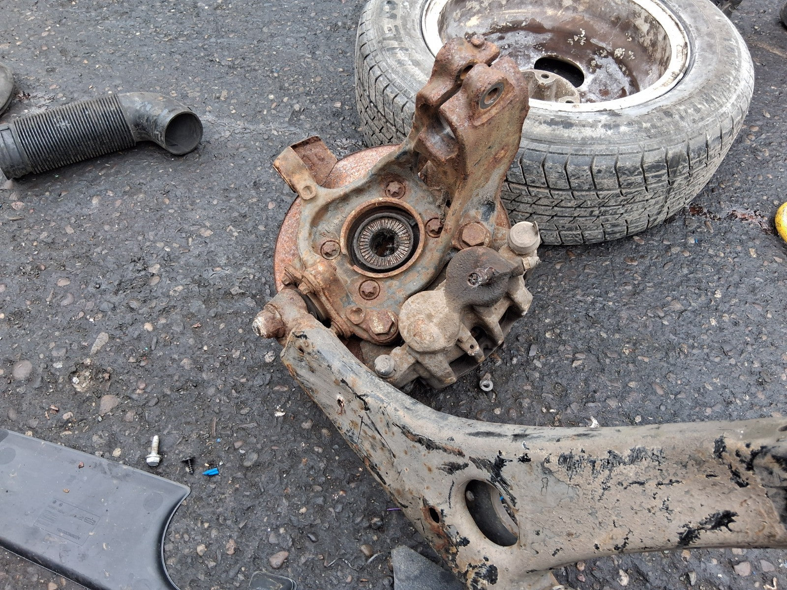 2021 MERCEDES BENZ SPRINTER W907 NSF PASSENGER FRONT LEFT WISHBONE HUB