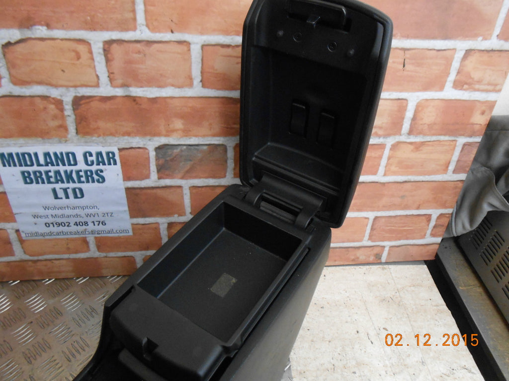 MAZDA 3 BK 2005 CENTRE CONSOLE ARMREST ARM REST STORAGE COMPARTMENT PLASTIC TRIM
