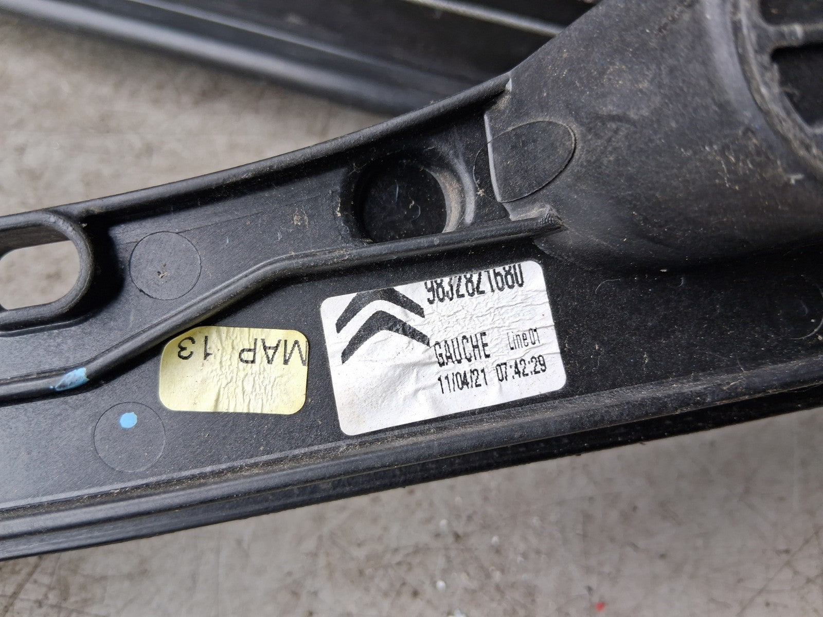 VAUXHALL CORSA F 2021 NSF PASSENGER SIDE FRONT LEFT WINDOW REGULATOR 9832821680