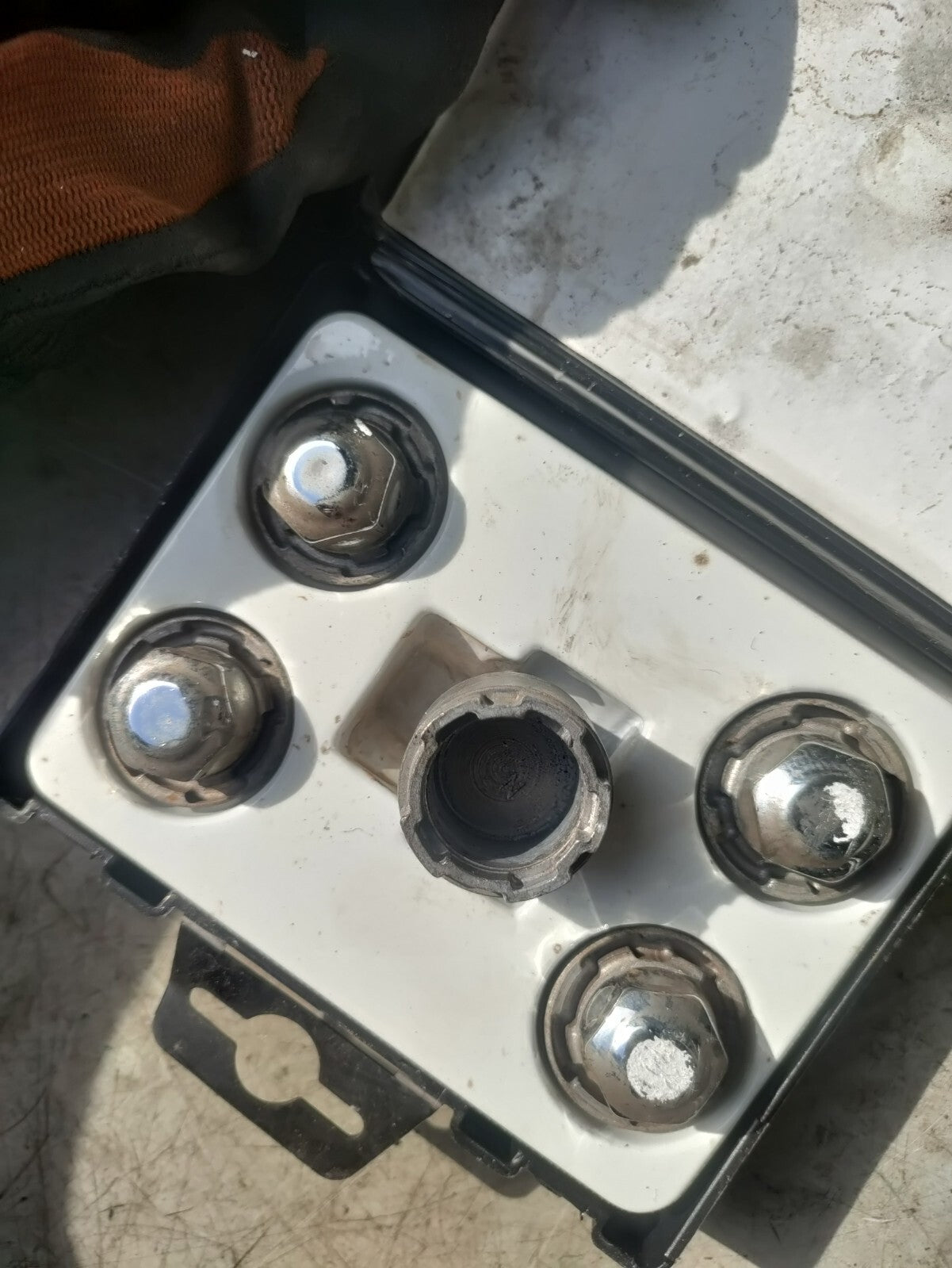 KIA PICANTO WHEEL LOCKING NUT 2017-2023
