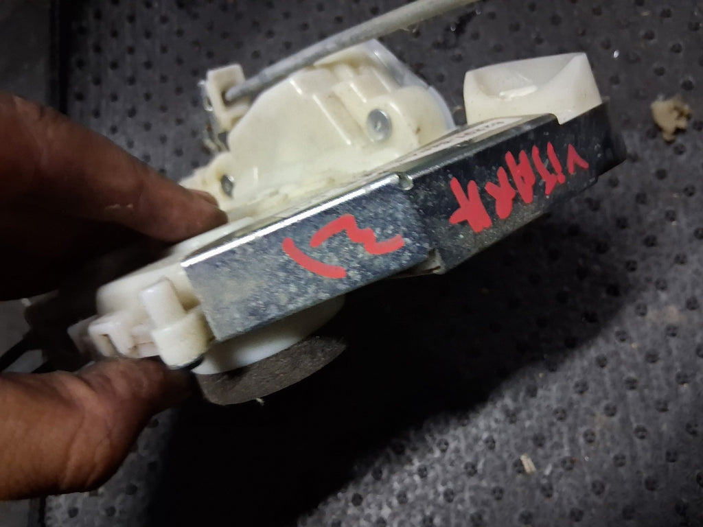 2022 SUZUKI VITARA MK4 NSF PASSENGER SIDE FRONT DOOR LOCK MECHANISM 8220154PA3