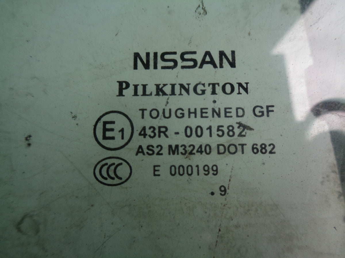 NISSAN QASHQAI J10 MK1 NSF PASSENGER SIDE FRONT DOOR WINDOW GLASS