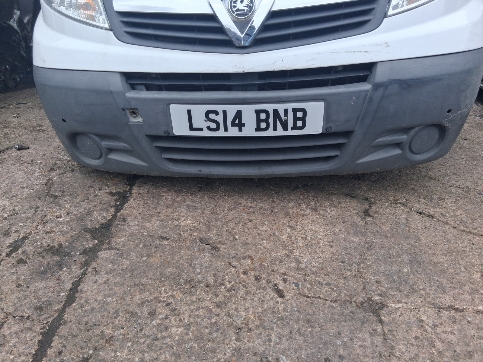 2014 VAUXHALL VIVARO MK1 COMPLETE FRONT BUMPER PLASTIC GREY WITHOUT GRILL