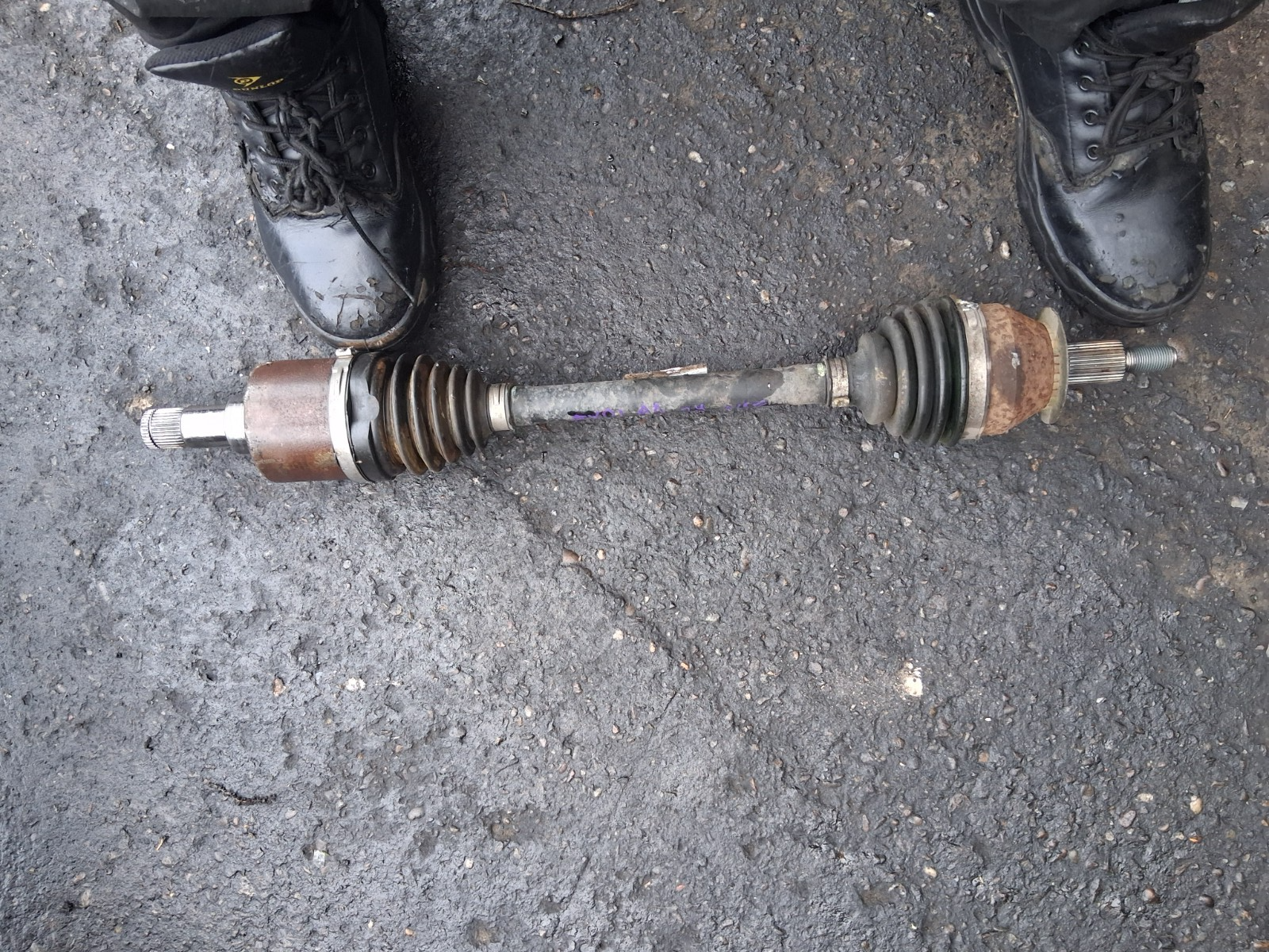 2024 AUDI A1 S LINE MK2 1.0 PETROL NSF PASSENGER SIDE FRONT LEFT DRIVESHAFT