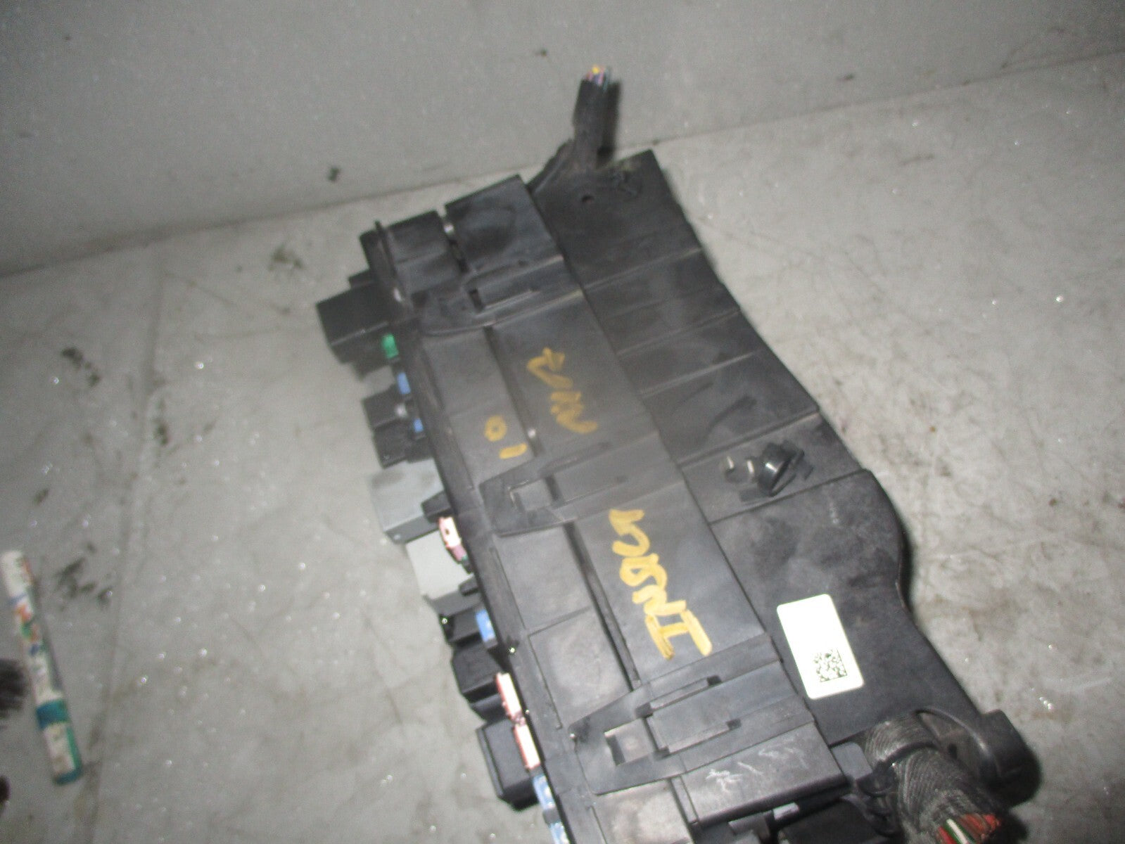 VAUXHALL INSIGNIA 2010 2.0 DIESEL FUSE BOX 1327588104