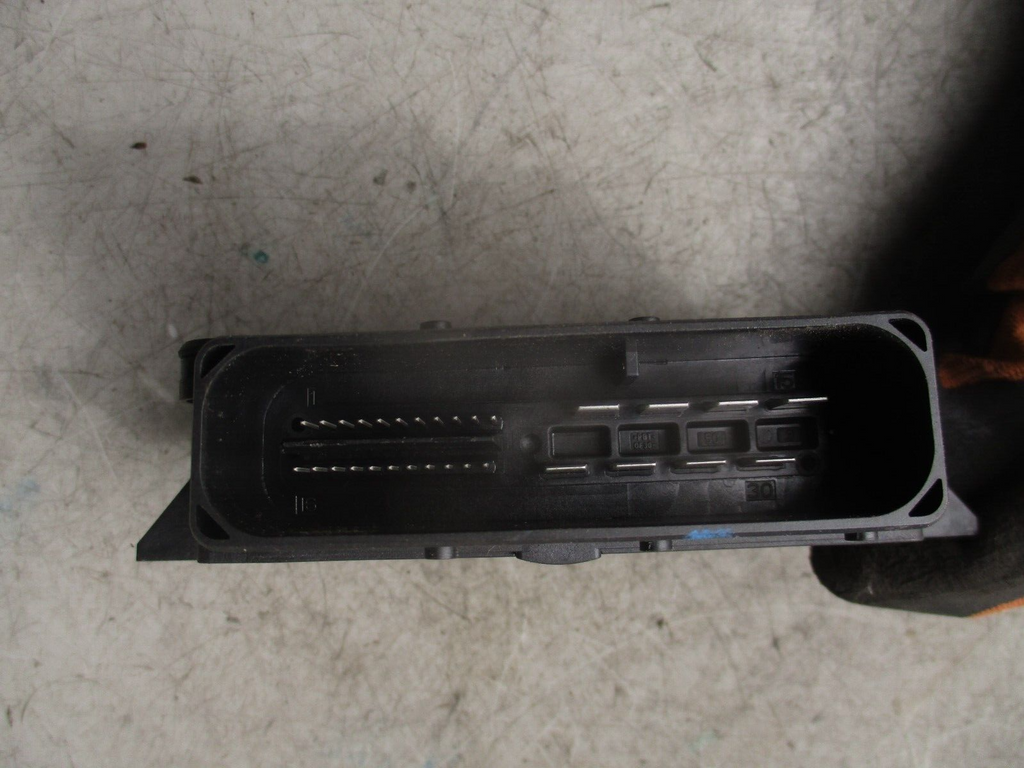 2017 MERCEDES BENZ A CLASS PARKING HANDBRAKE BRAKE CONTROL MODULE A2469003417