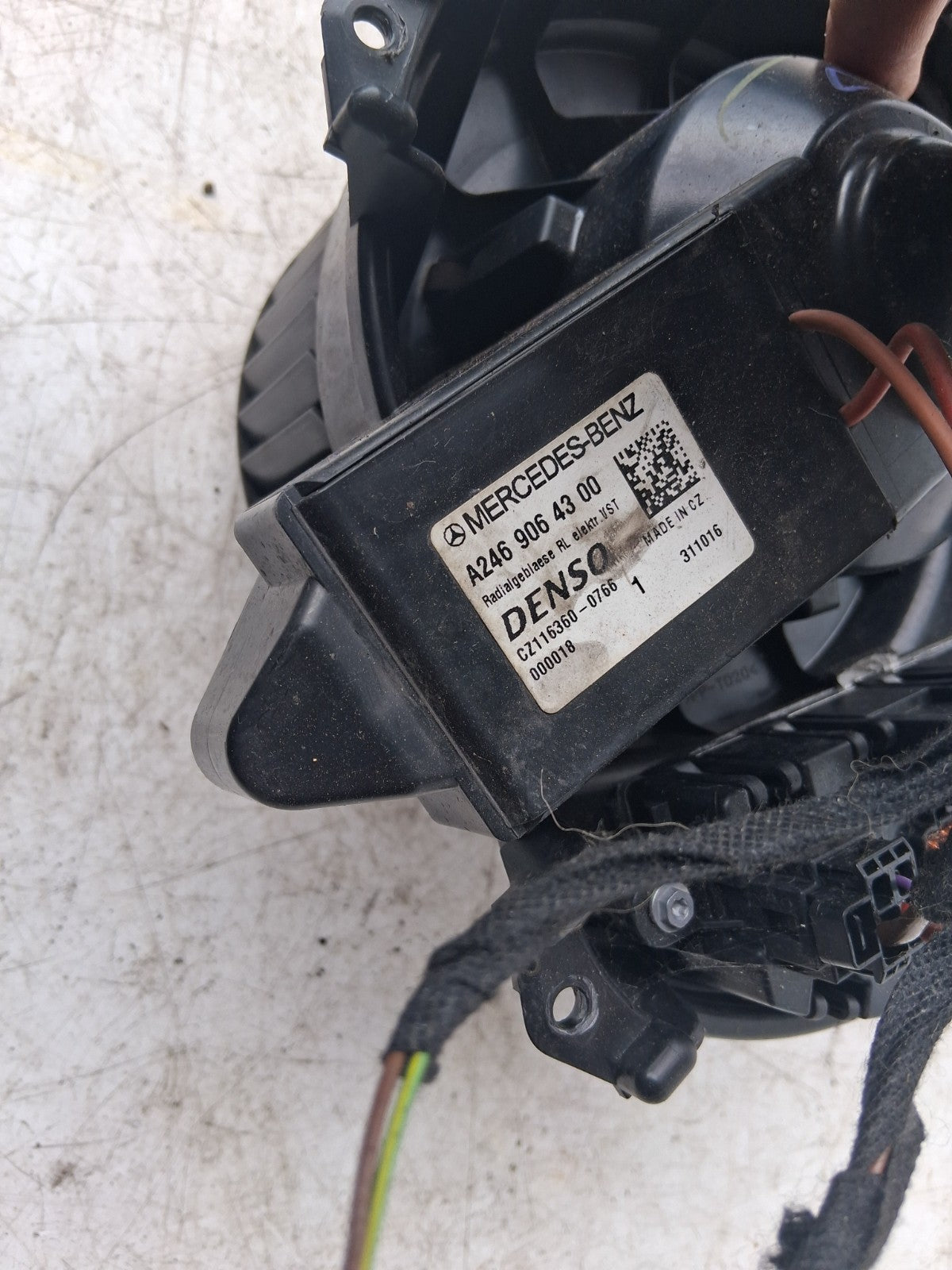 2016 MERCEDES BENZ CLA HEATER BLOWER MOTOR FAN A2469064300