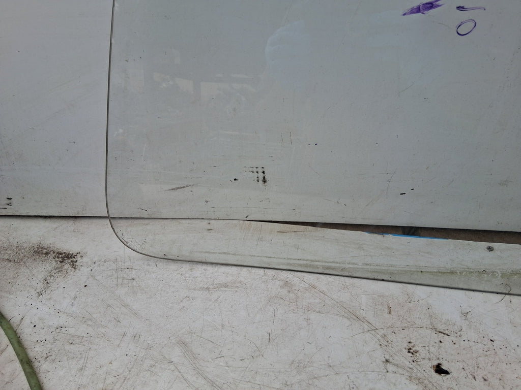 2010 MERCEDES BENZ SPRINTER W906 NSF PASSENGER SIDE FRONT LEFT WINDOW GLASS