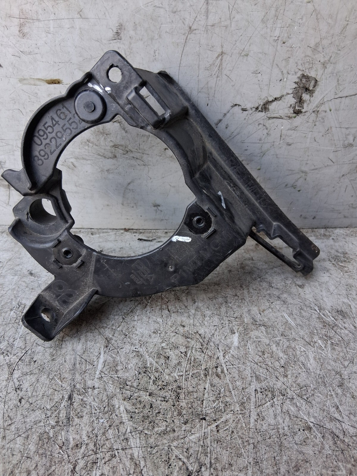 CITROEN C5 AIRCROSS NSF PASSENGER SIDE FRONT LEFT FOG LIGHT BRACKET 39229552