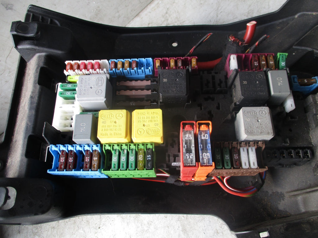2021 MERCEDES BENZ SPRINTER W907 FUSE BOX RELAY P00170403