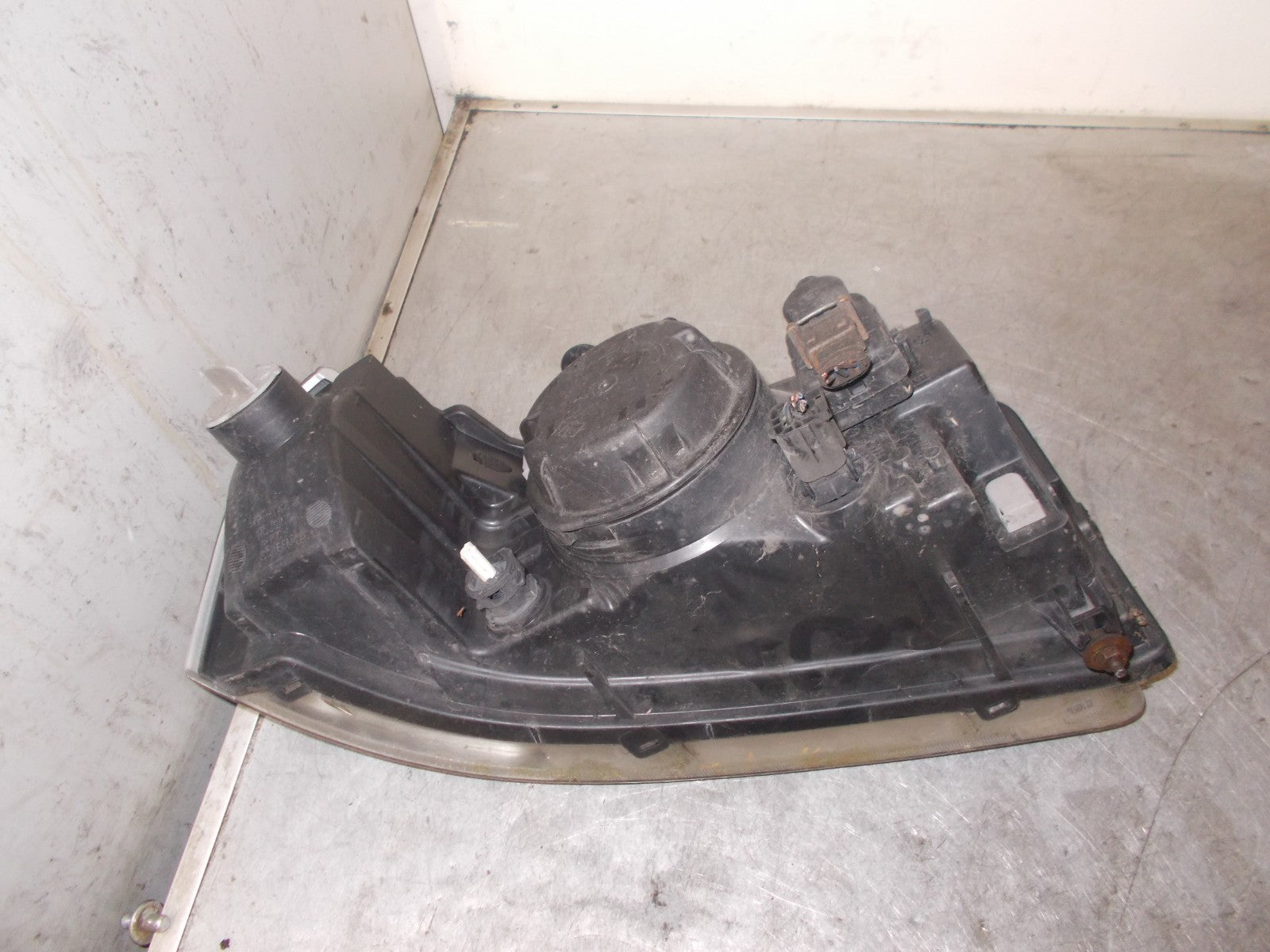 LAND ROVER L314 2002 MK1 PRE FACELIFT NS PASSENGER SIDE HEADLIGHT HEADLAMP