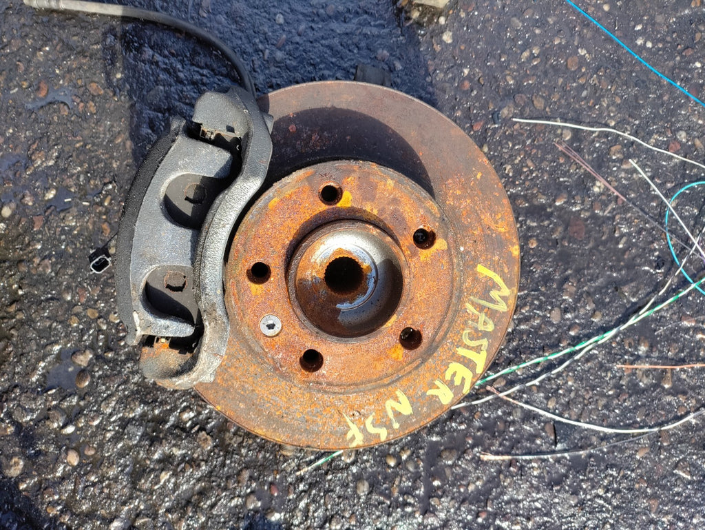 2013 RENAULT MASTER MK3 2.3 DIESEL NSF PASSENGER FRONT HUB & CALIPER 410105039R
