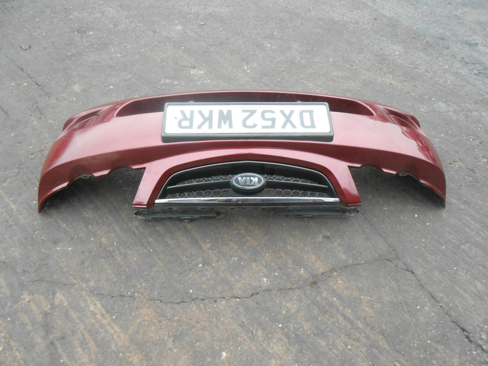 KIA SHUMA MK2 2002 COMPLETE FRONT BUMPER & GRILL GRILLE BURGUNDY RED