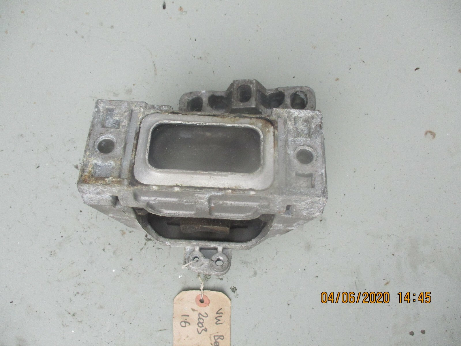 VW VOLKSWAGEN GOLF MK4 BORA 1.6 OS DRIVER SIDE ENGINE MOUNT 1J0199252BE