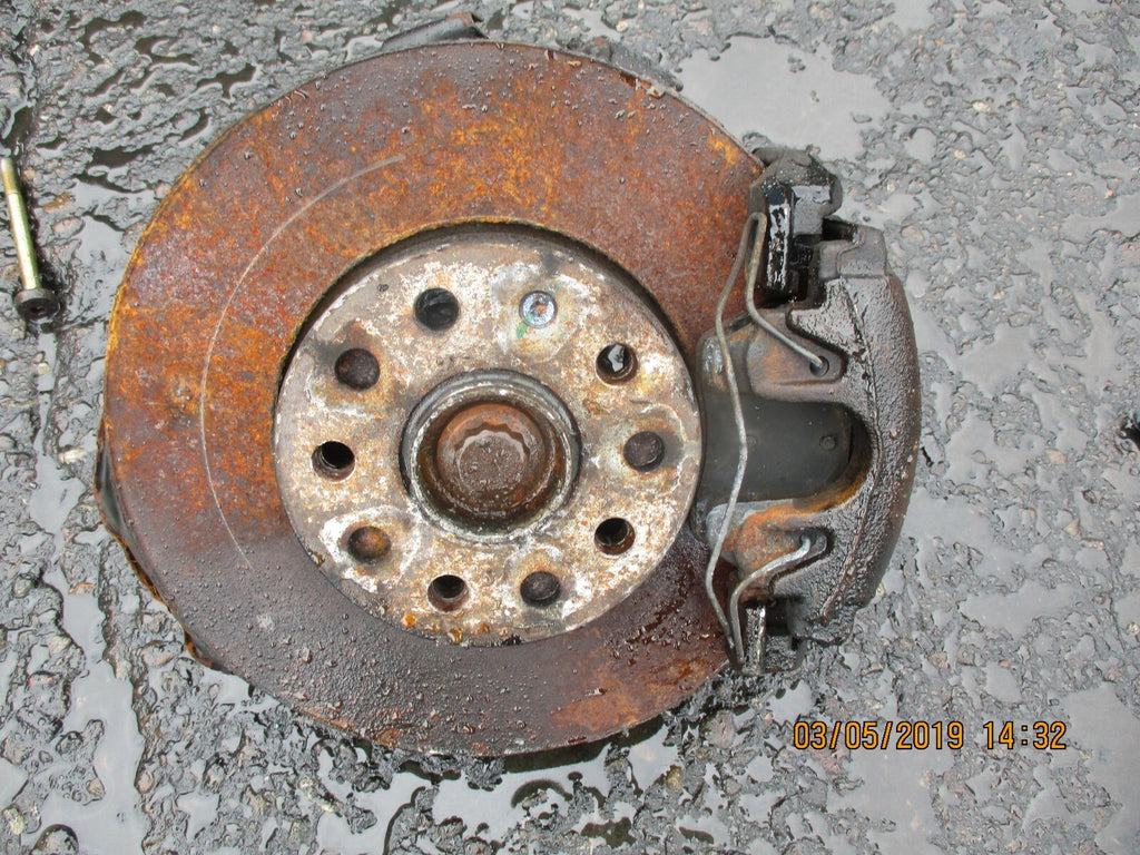 VOLKSWAGEN SCIROCCO MK3 2.0 TDI NSF PASSENGER FRONT COMPLETE HUB WITH CALIPER