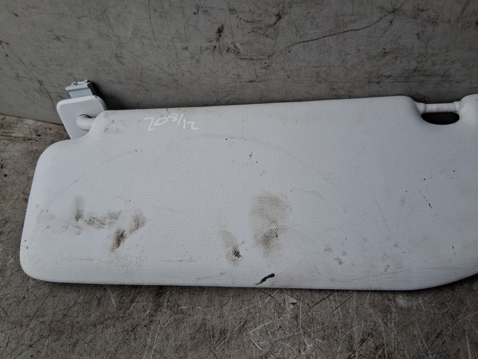 2012 PEUGEOT 208 OSF DRIVER SIDE FRONT RIGHT SUN VISOR SHADE