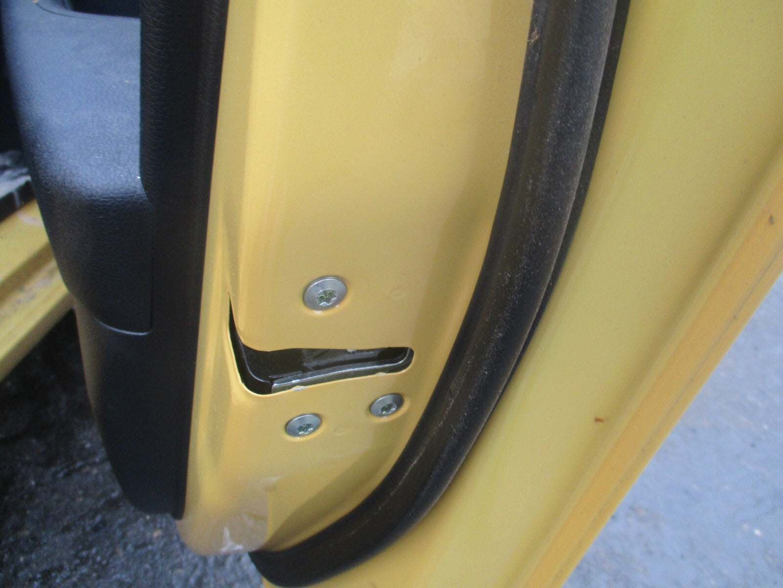 2023 KIA PICANTO MK3 JA OSF DRIVER SIDE FRONT DOOR LOCK MECHANISM