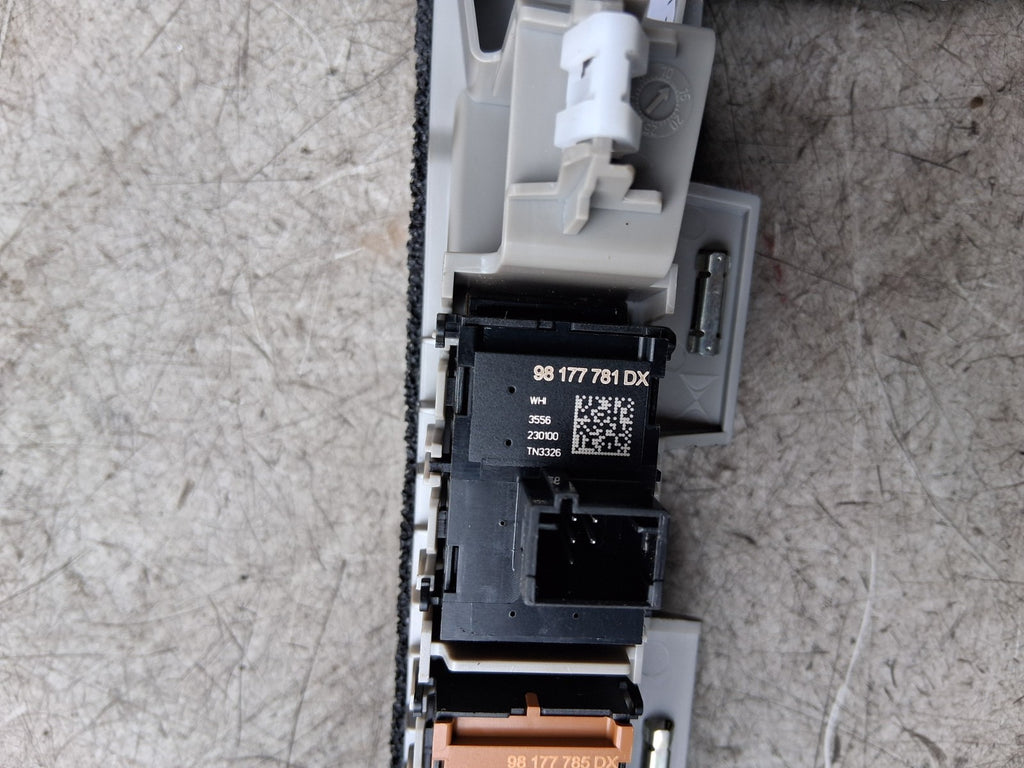 2024 DS AUTOMOBILES DS 7 OS DRIVER SIDE CENTER WINDOW SWITCH PANEL 98177781DX