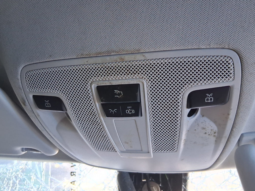 2019 MERCEDES BENZ GLA 180 X156 FRONT INTERIOR ROOF READING LIGHT