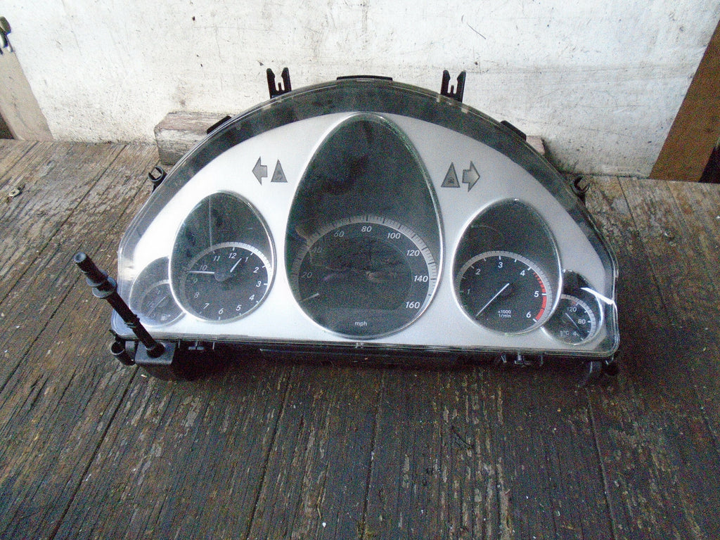 MERCEDES BEN E CLASS W212 2010 DIESEL SPEEDOMETER INSTRUMENT CLUSTER A2129003509