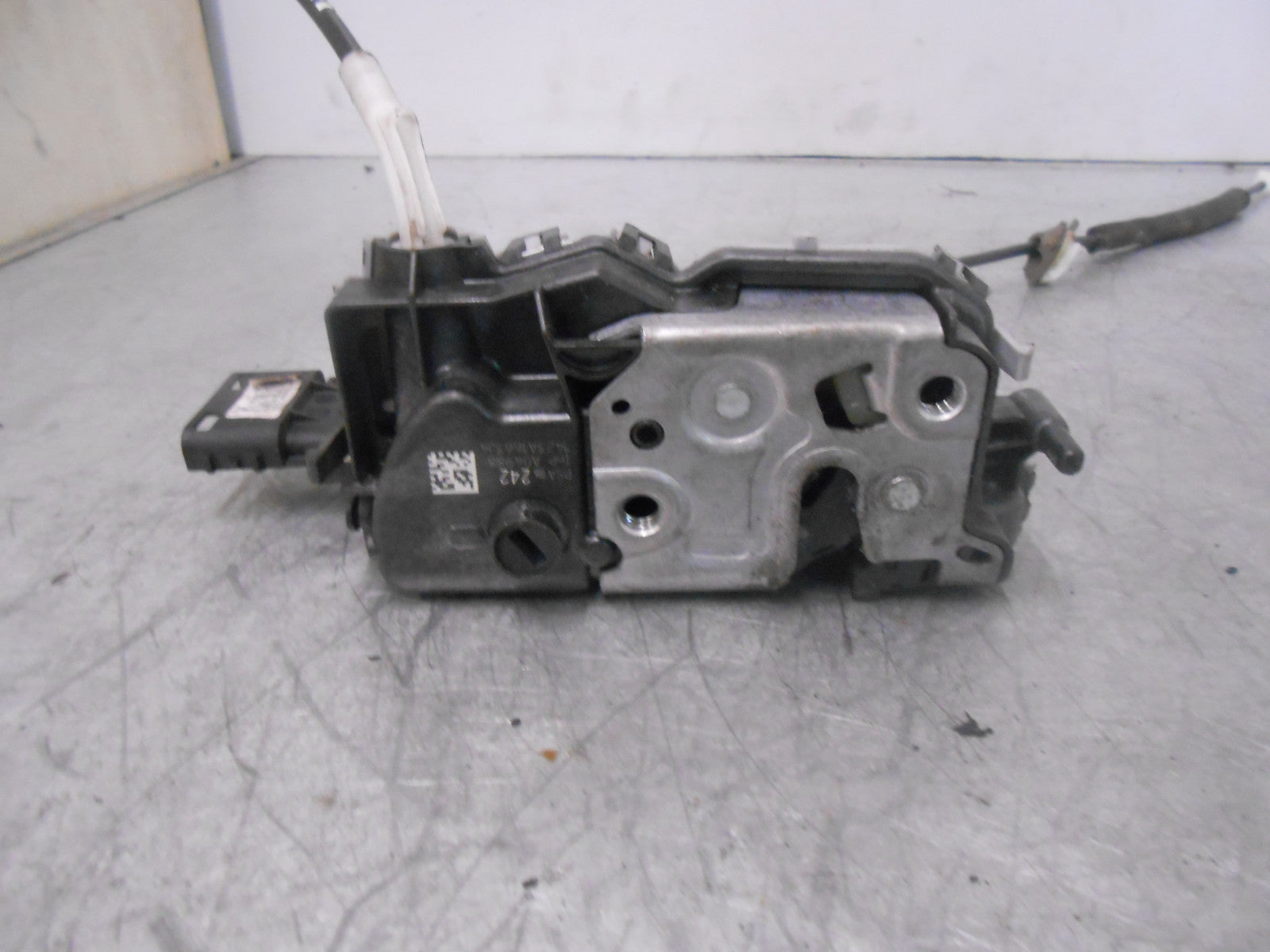 PEUGEOT 5008 2016 NSR PASSENGER SIDE REAR DOOR LOCK MECH A04988 006242