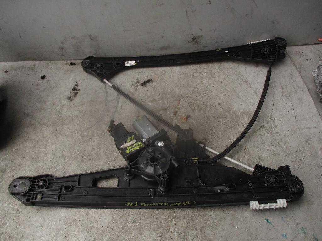 2018 VAUXHALL GRANDLAND X NSF PASSENGER FRONT WINDOW MOTOR REGULATOR 9815404280