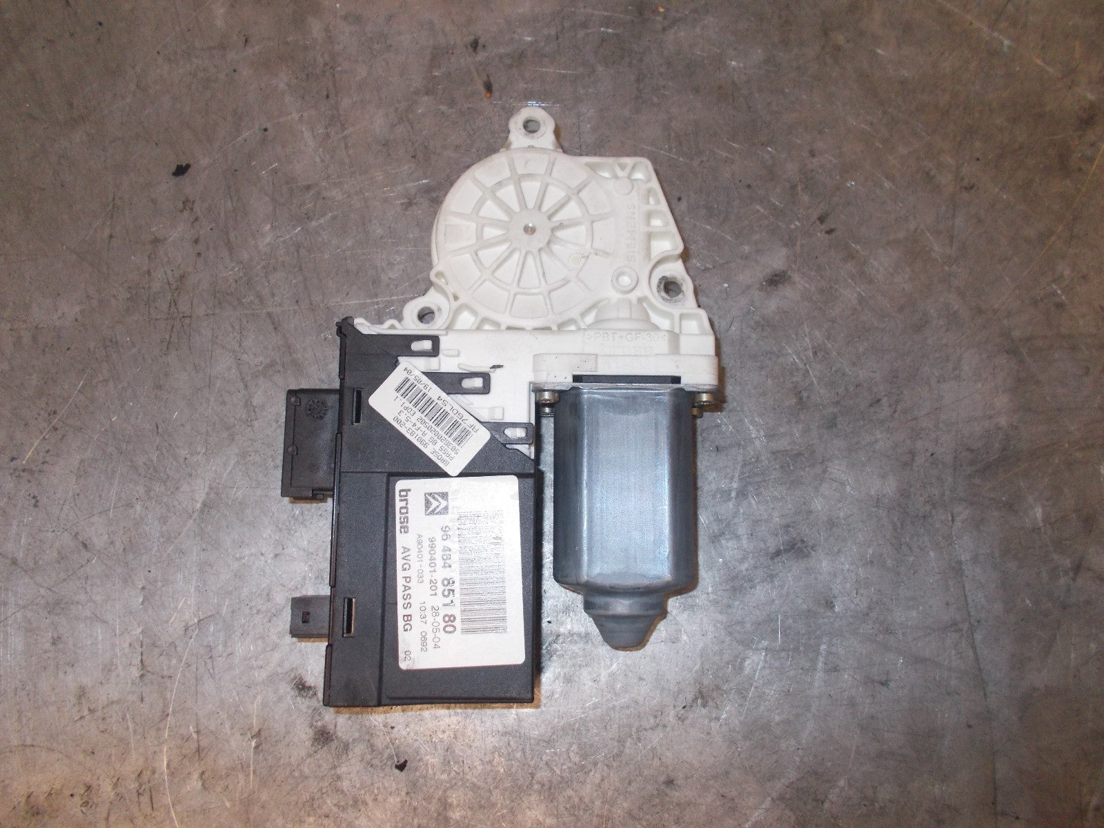 CITROEN C5 2004 NSF/ PASSENGER SIDE FRONT WINDOW REGULATOR 9648485180