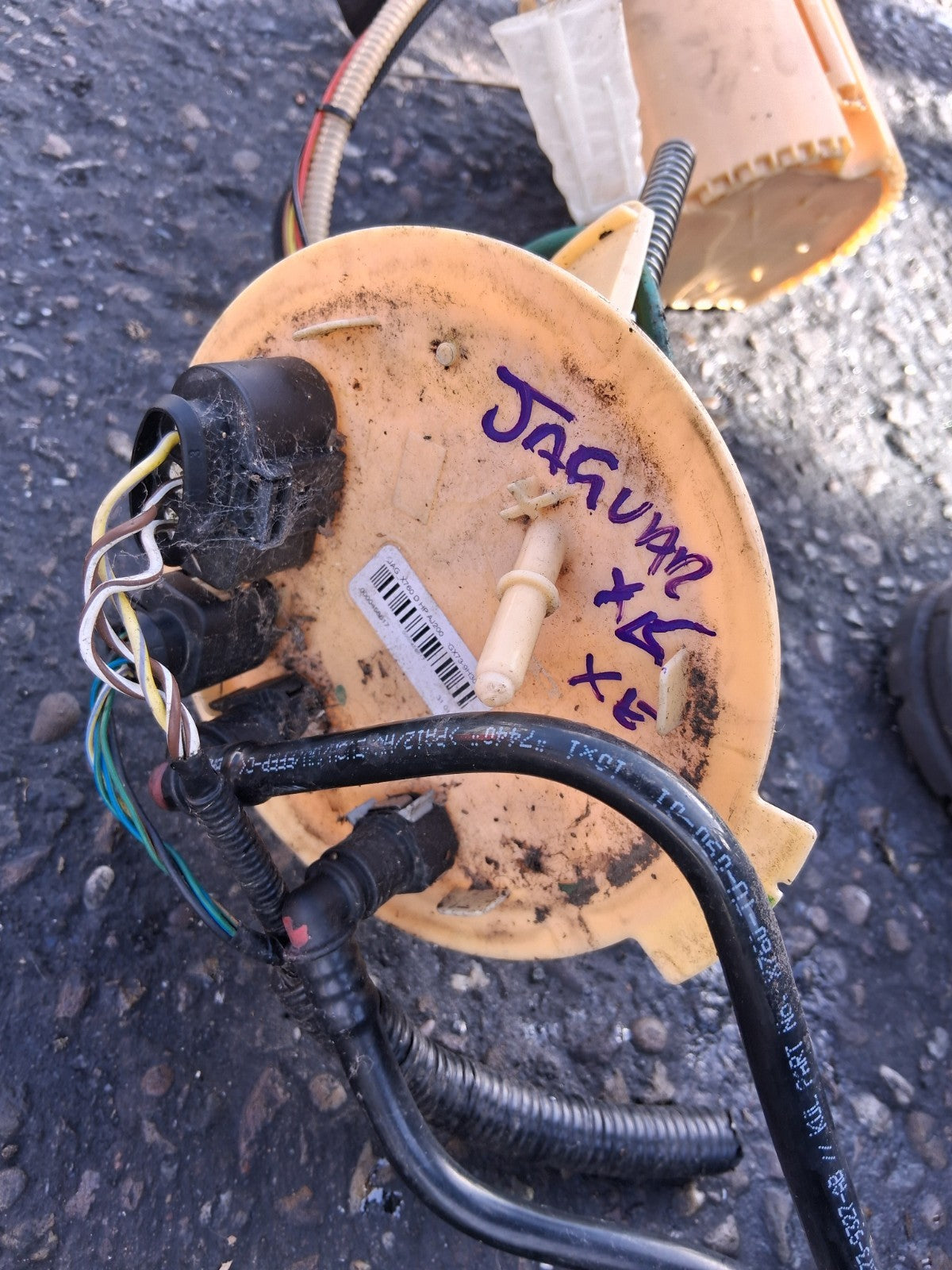 2016 JAGUAR XE 2.0 DIESEL IN TANK FUEL PUMP FUEL SENDING UNIT GX739H307DA