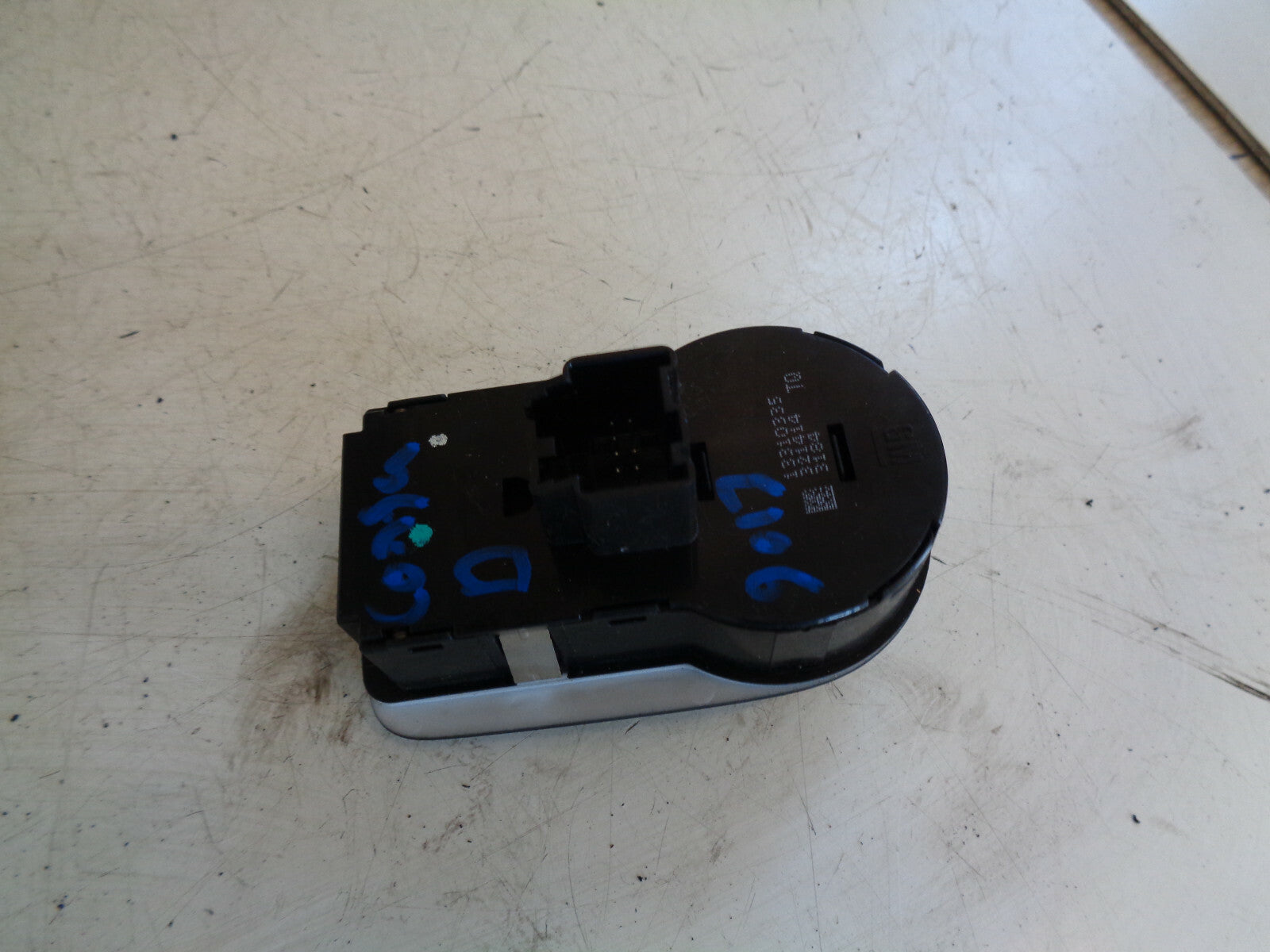 VAUXHALL CORSA D 2013 HEADLIGHT FOG LIGHT SWITCH 13310335