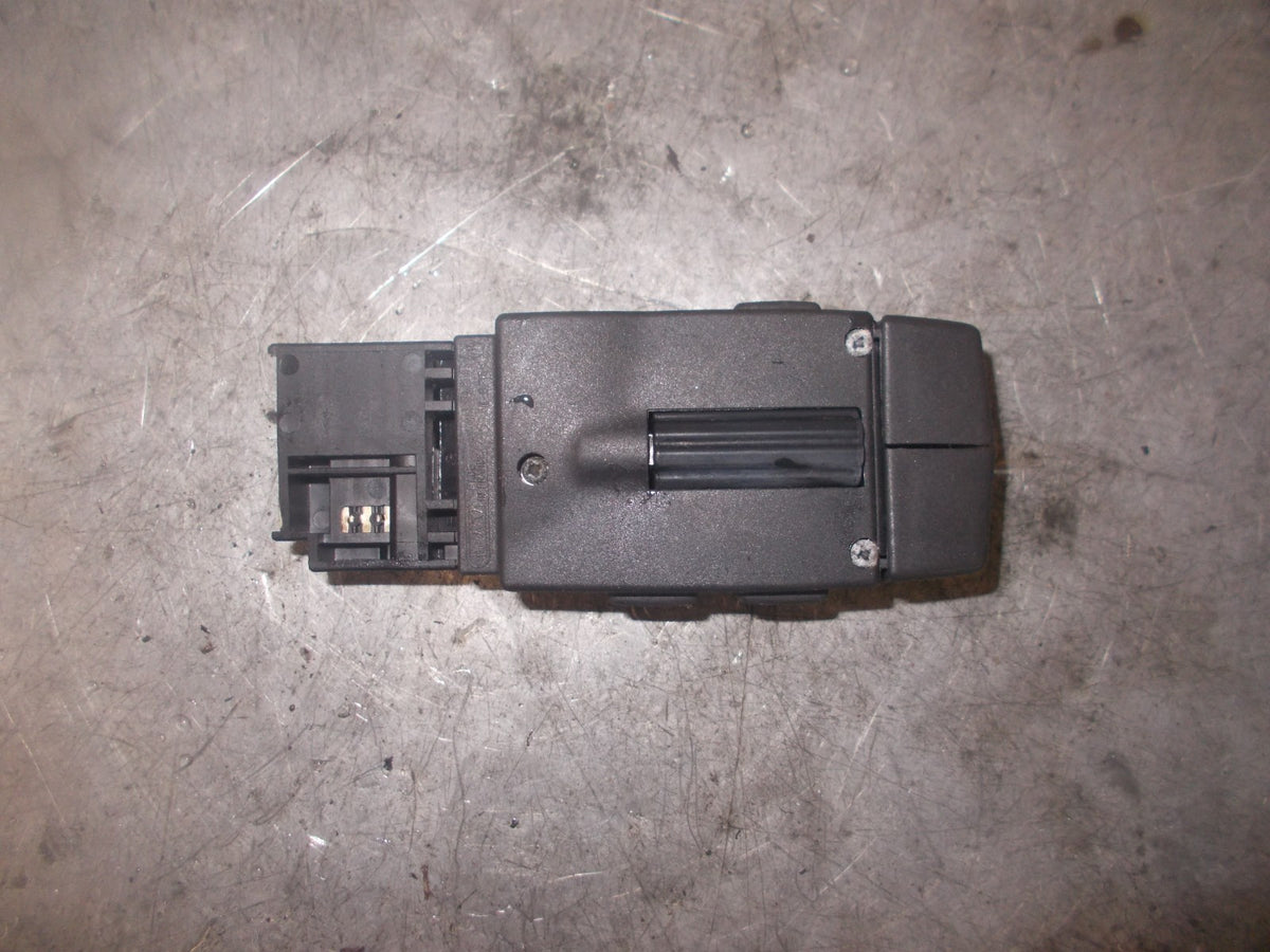 RENAULT LAGUNA MK2 RADIO CONTROL SWITCHES 34442201AF